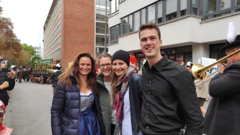 Von links: Prof. Dr. Martina Steul-Fischer, Franziska Unger, Lisa-Marie Klopfer, Lukas Wolf